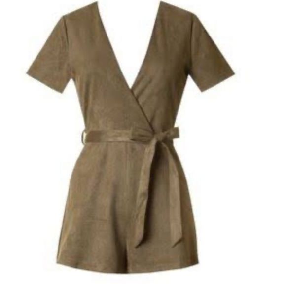 AKIRA Pants - Akira Red Label Romper Size Large